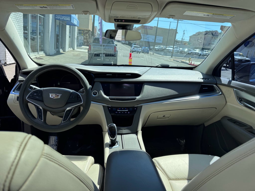 2017 Cadillac XT5 Luxury FWD