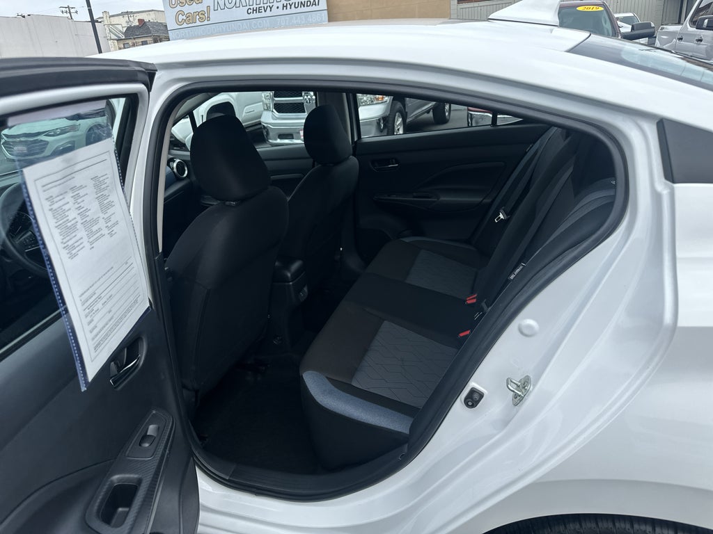 2025 Nissan Versa SV