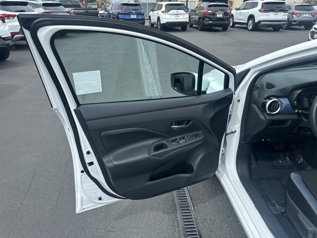 2025 Nissan Versa SV
