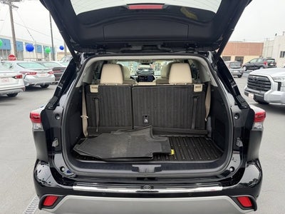 2021 Toyota Highlander Platinum