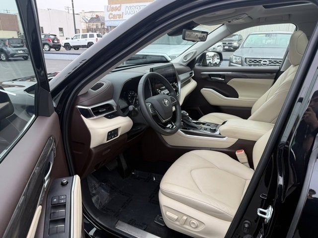 2021 Toyota Highlander Platinum