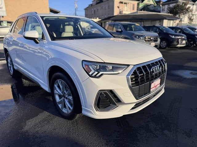 2024 Audi Q3 S line Premium