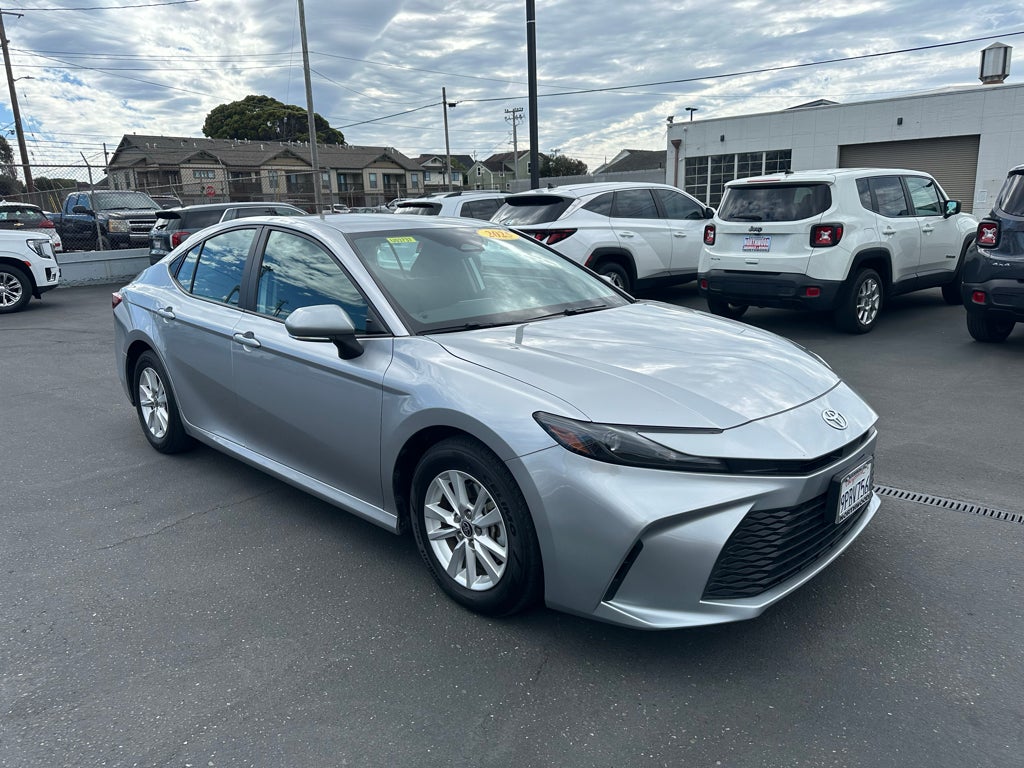2025 Toyota Camry Hybrid LE