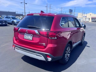 2019 Mitsubishi Outlander Base